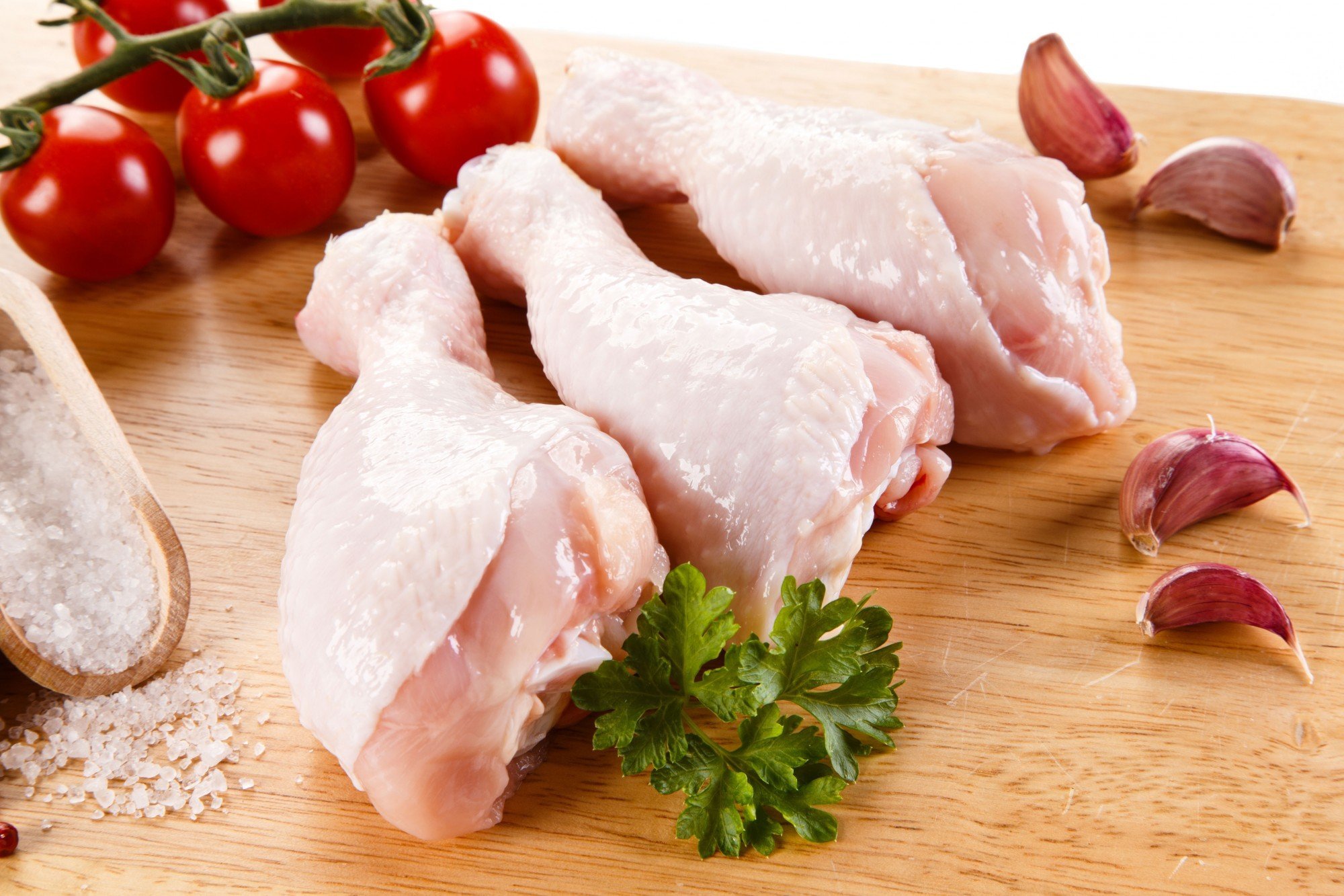 Холодное мясо птицы. Куриное мясо. Курица свежая. Охлажденная куриная продукция. Мясная продукция курица.