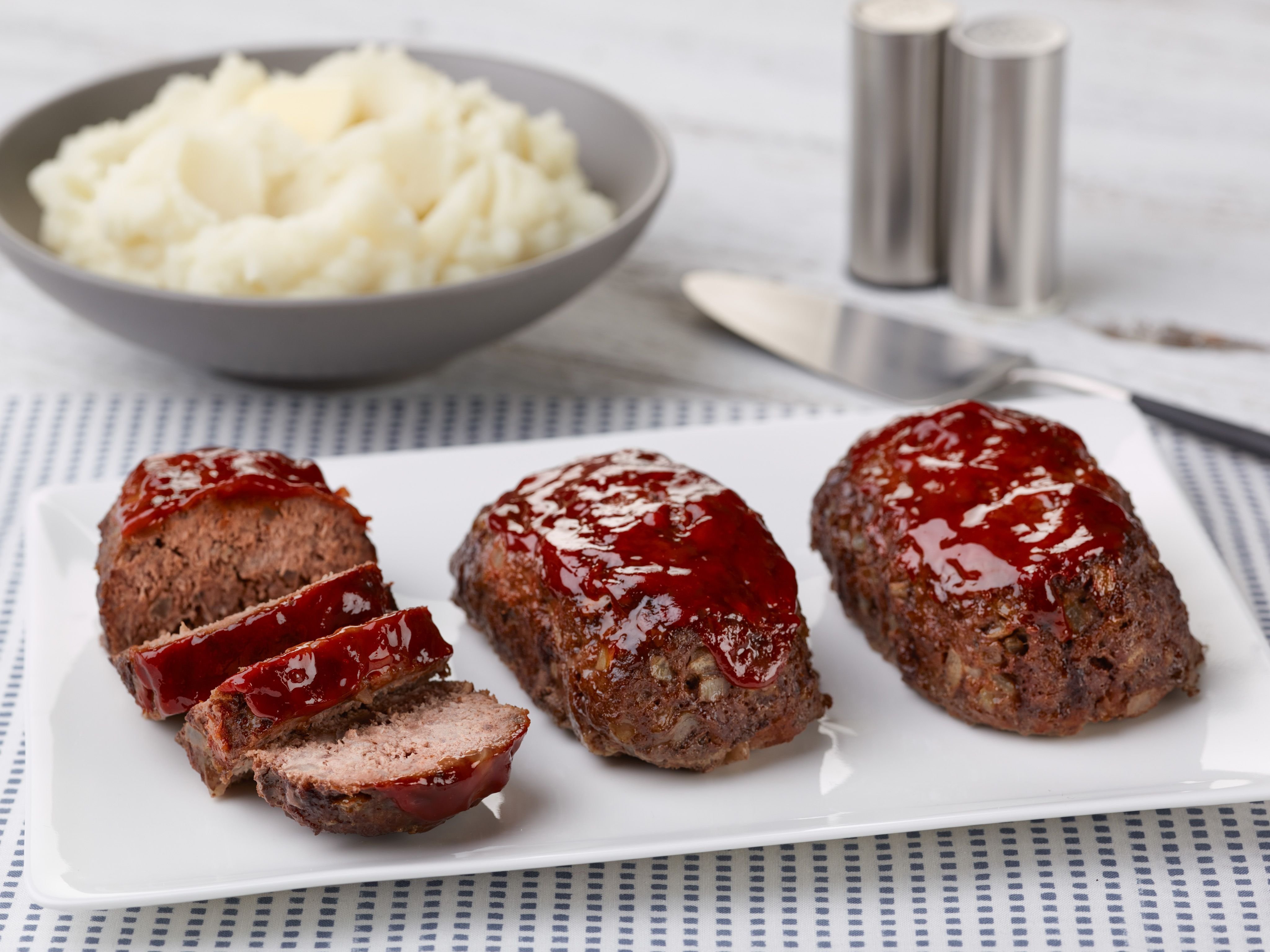 Рубленная говядина рецепты. Блюда из рубленного мяса. Изделия из рубленого мяса. Рубленое мясо блюдо.