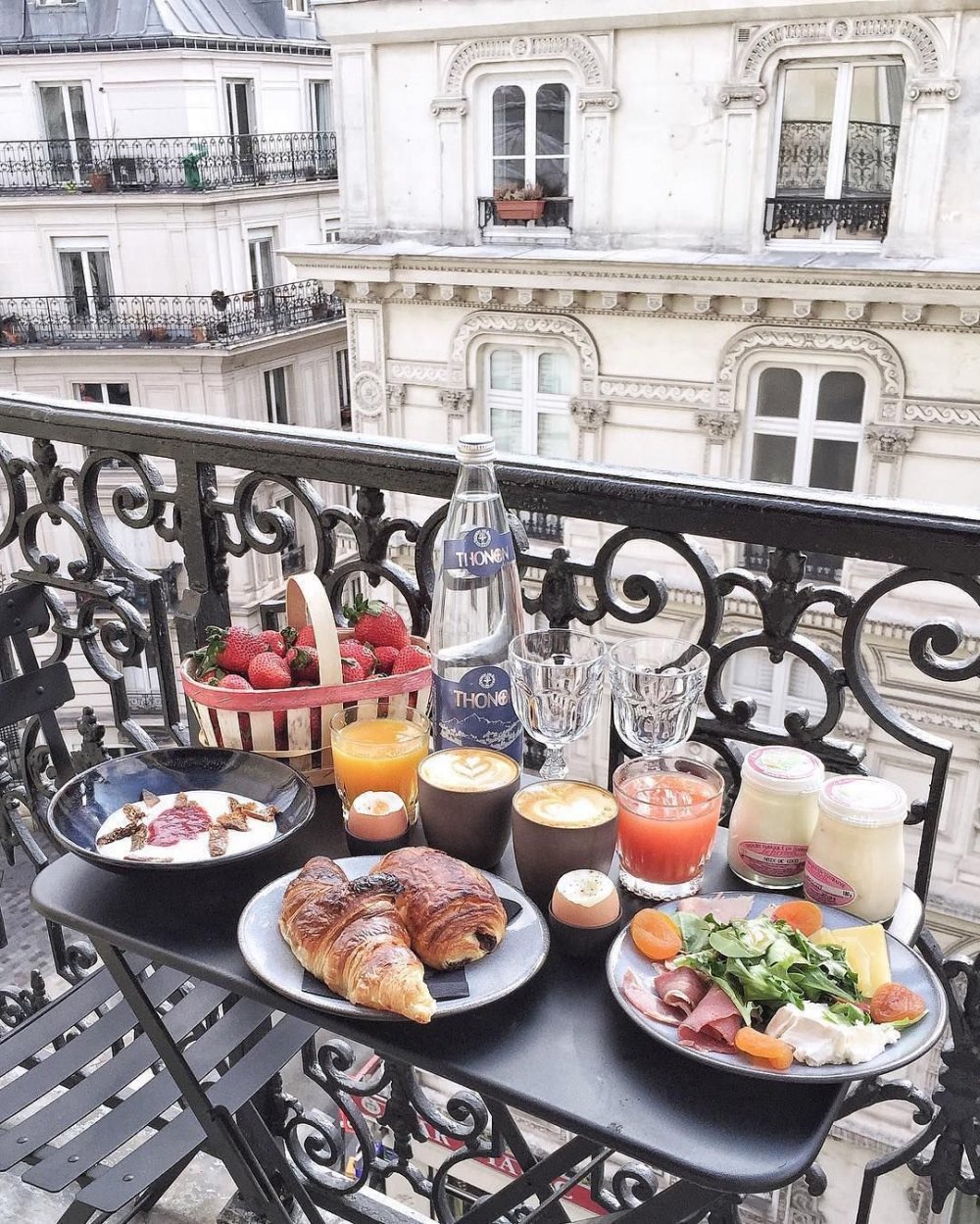 Завтрак в париже фото