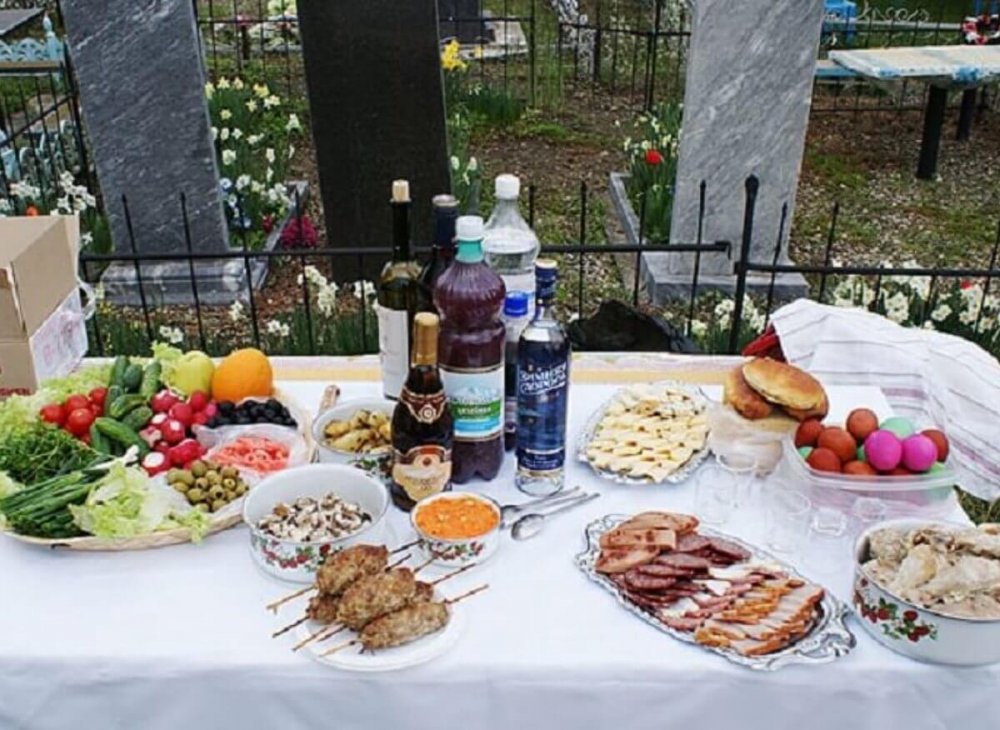 Завтрак на кладбище