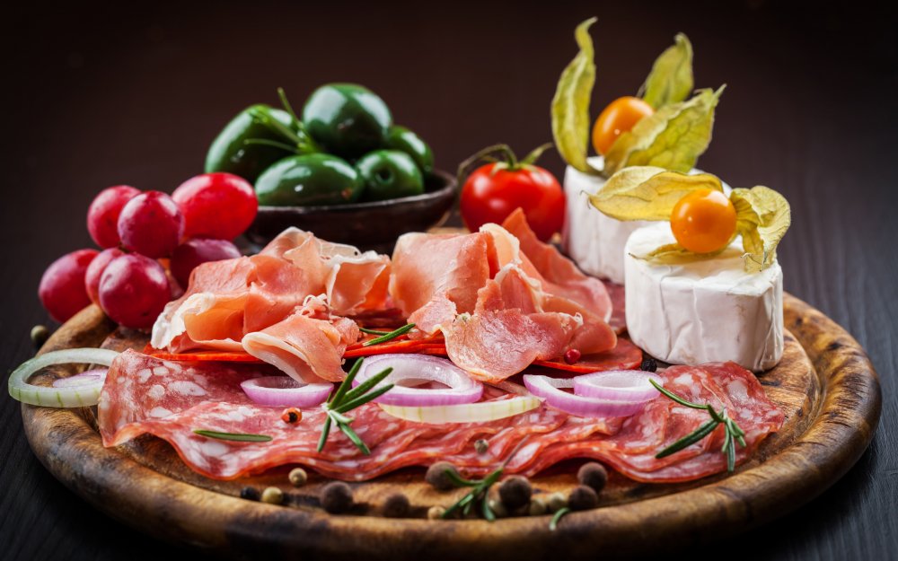 Мясные деликатесы итальянские
