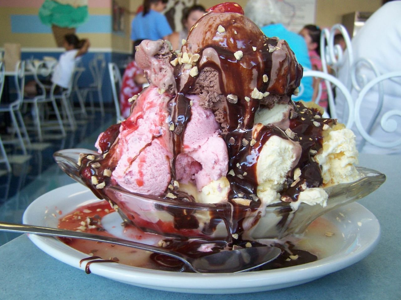 Огромные сладости. Ice Cream Sundae. Красивое мороженое. Необычные Десерты. Самое необычное мороженое.