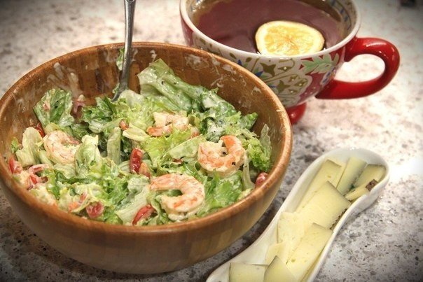 Рецепт легкого салата с креветками